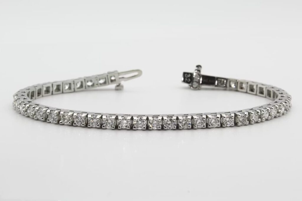 Practical Tips to Help You Style Your Accessories Better